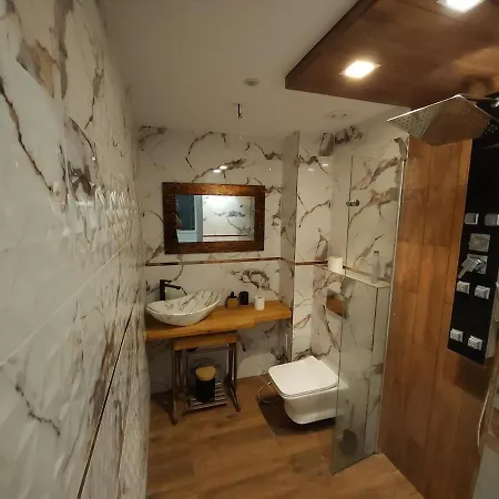 Apartman Beauti Luxury Designer Bathroom